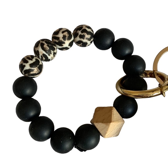 NEW Leopard Print Keychain Bracelet ID Photo Wallet Woman’s Accessories Purse - Picture 4 of 9